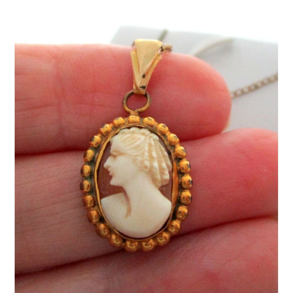 Sweet Vintage Antique Carved Cameo Shell 12k Gold Filled Necklace Pendant